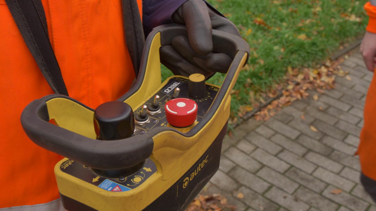 Vacuum container TS for leaves or waste TRILO Machines