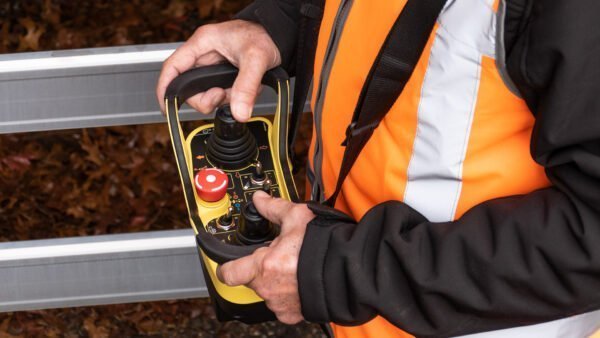 Vacuum containers TRILO TL easy to operate by remote control