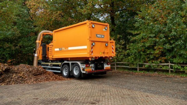 Vacuum containers TRILO TL can work on both the right and left side of the vehicle