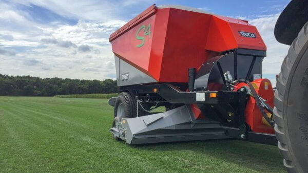 Vacuum trailer S4 wide-area sweeping and collecting on sod farm