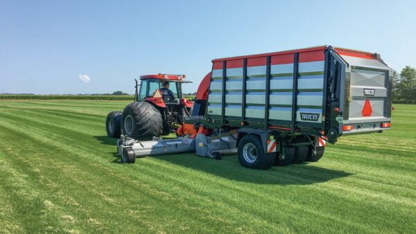 Vacuum trailer S12 wide-area sweep and collect sod farms